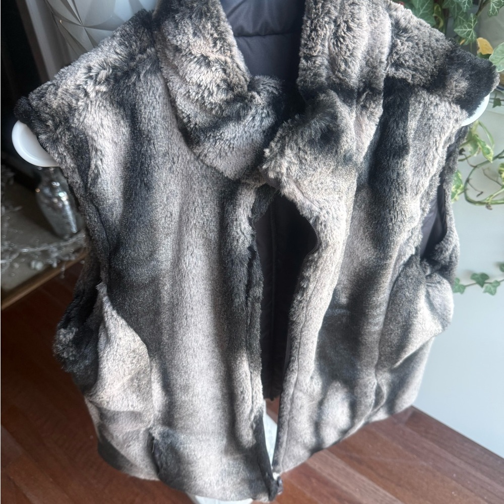 Luxurious Faux Fur Vest - Black and Gray